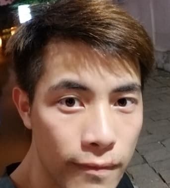 劉 俊